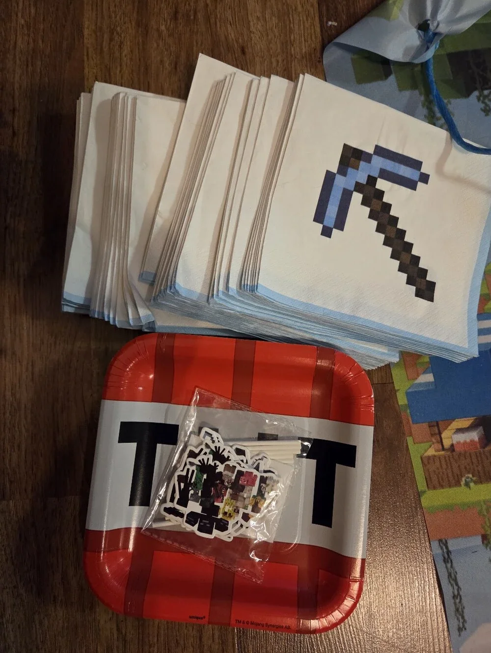 Minecraft Birthday Party Supplies. Gently Used. Banner And Cupcake Tower